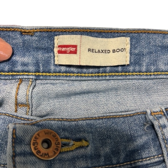 WRANGLER Women’s relaxed boot medium wash jeans 38x30 - Picture 4 of 5